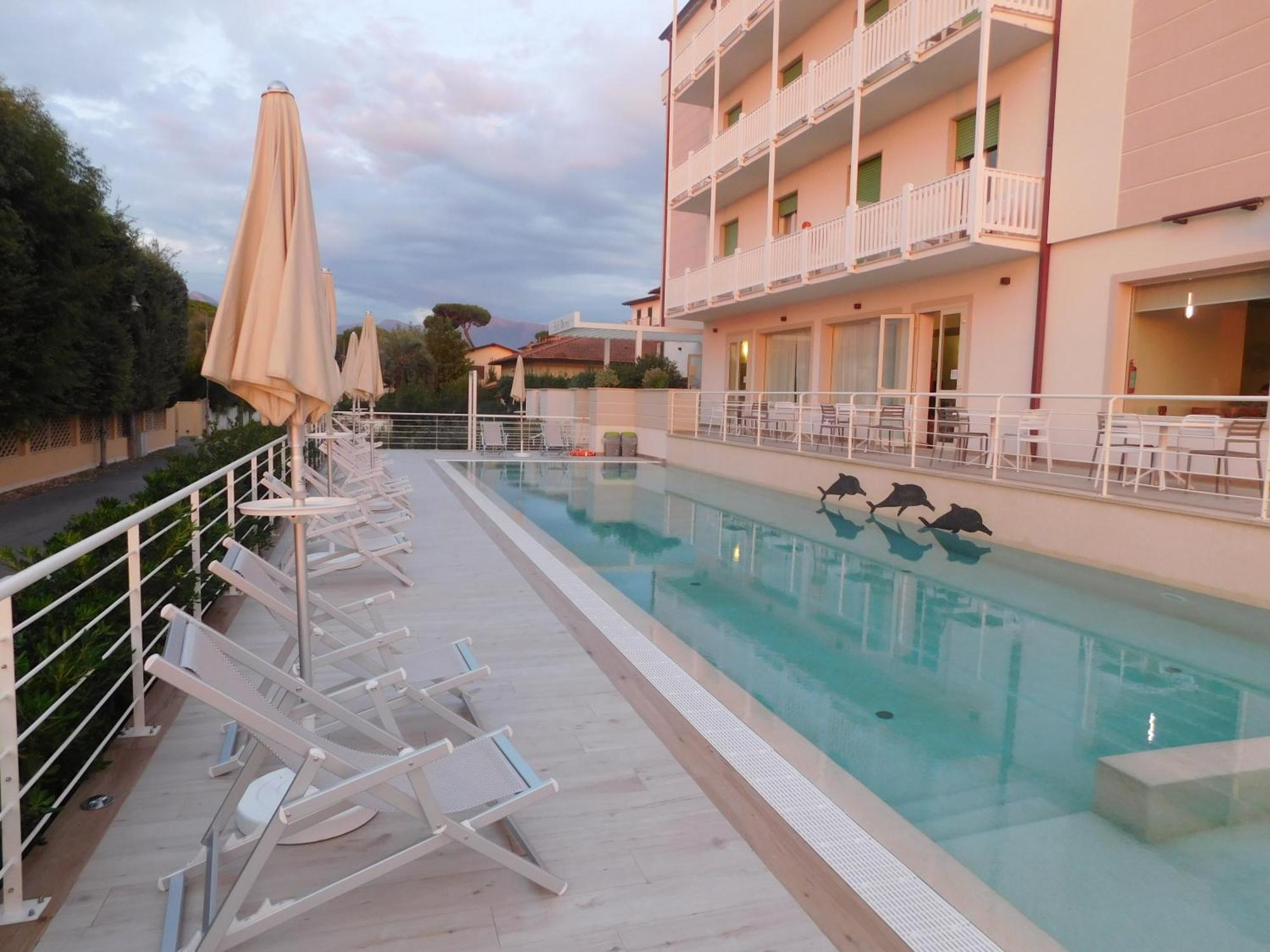 Hotel Oceano Марина-ди-Пьетрасанта Экстерьер фото