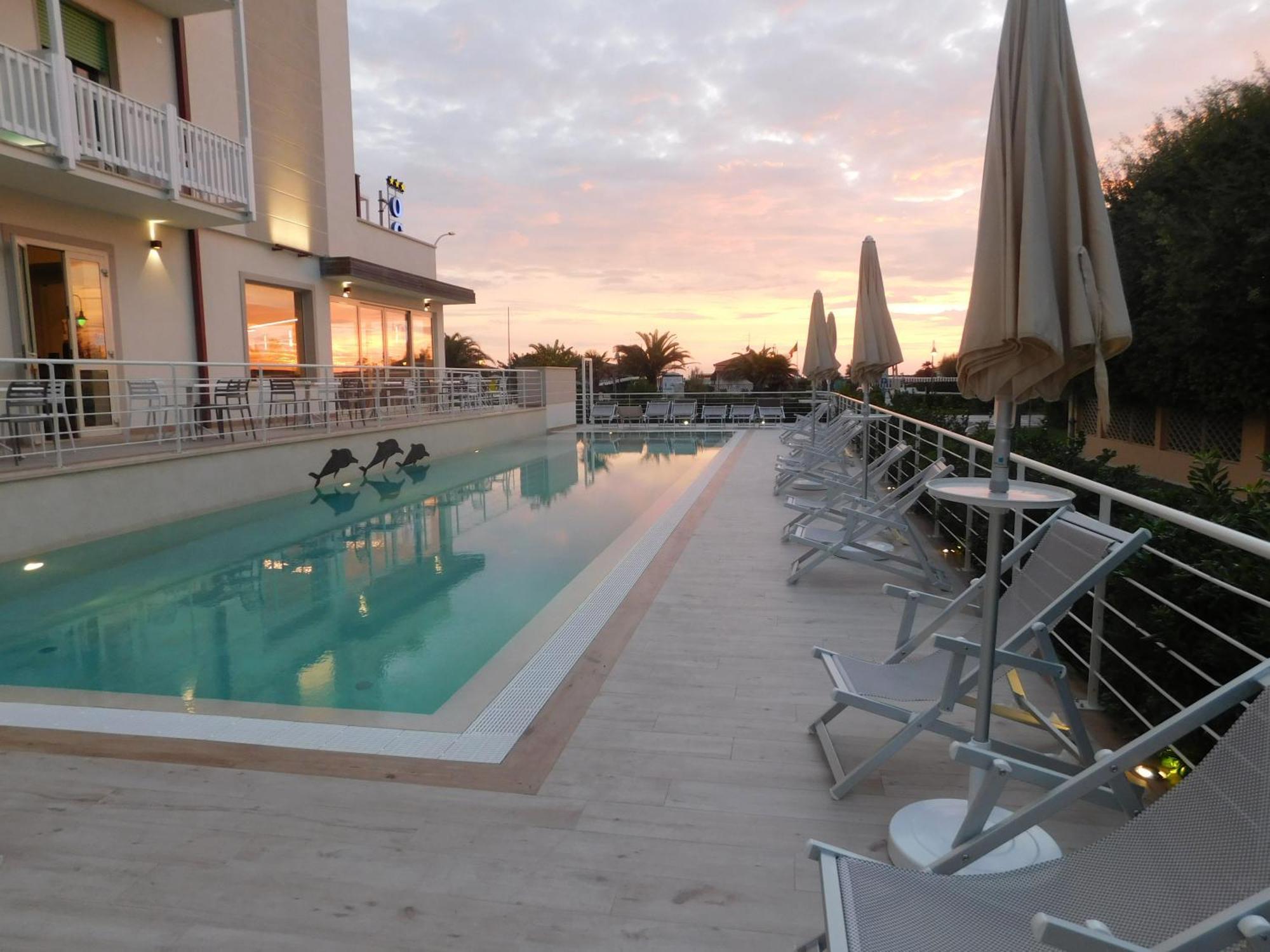 Hotel Oceano Марина-ди-Пьетрасанта Экстерьер фото