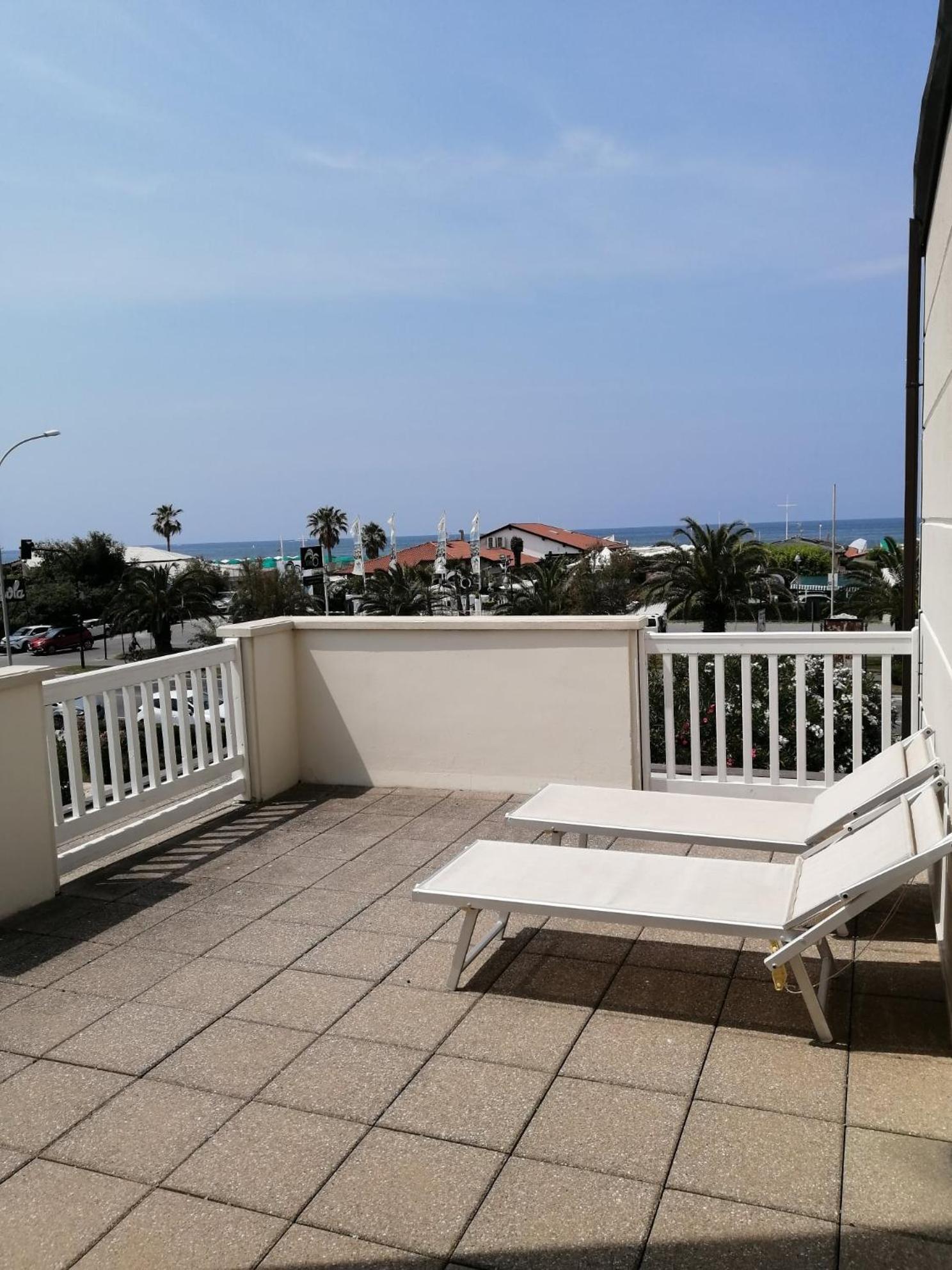 Hotel Oceano Марина-ди-Пьетрасанта Экстерьер фото